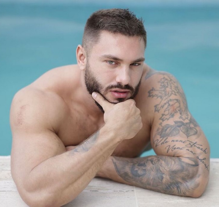 Brock Magnus Gay Porn Star Shirtless Muscle Hunk Bodybuilder 
