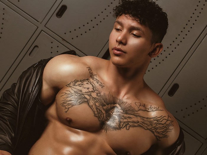 Adamm Turner Flirt4Free Male Cam Model Latino Muscle Jock 