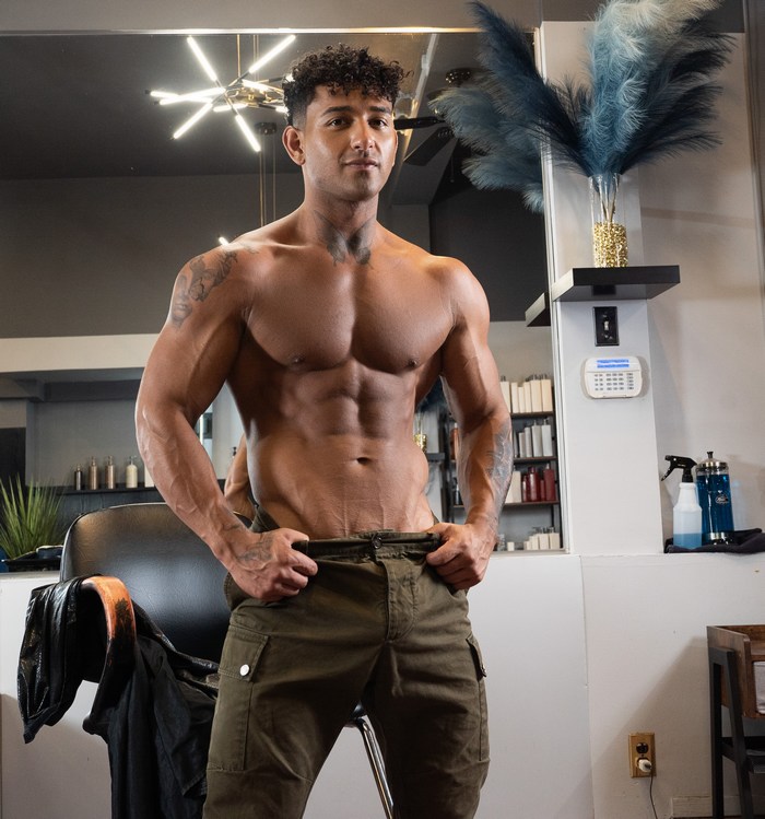 Kenzo Alvarez Gay Porn Star Shirtless Muscle Hunk