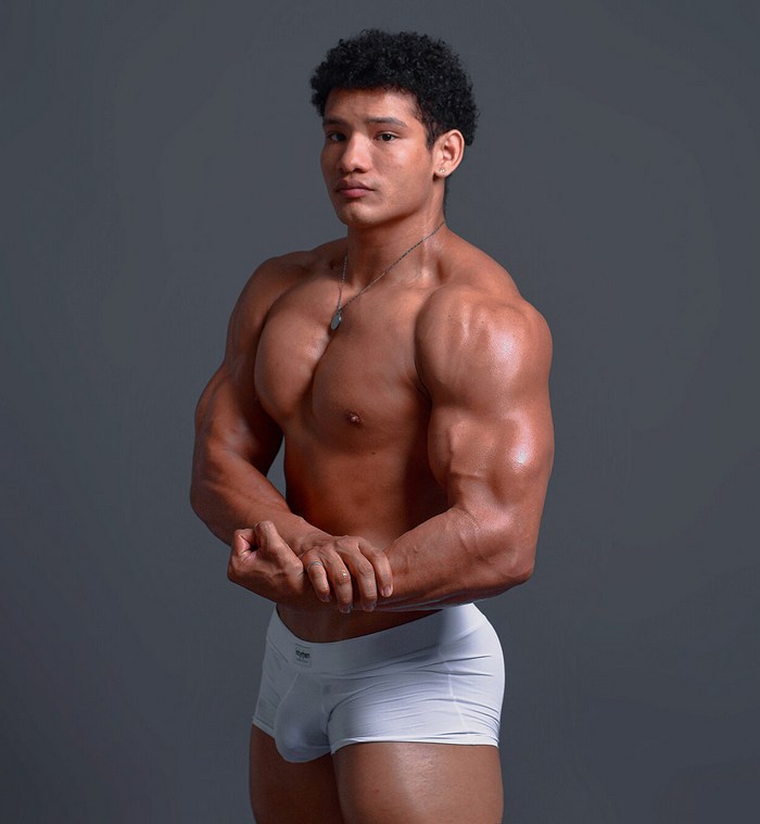Niki Marti Flirt4Free Male Cam Model Muscle Hunk