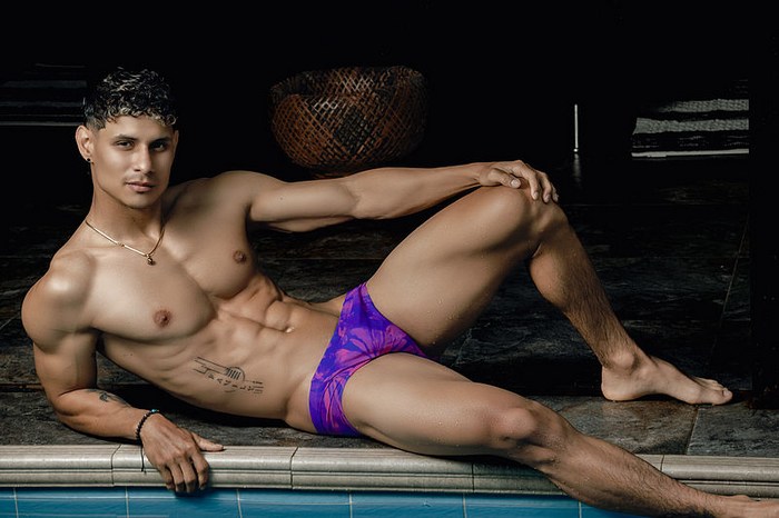 Noah Hunther Flirt4Free Male Cam Model Muscle Jock 