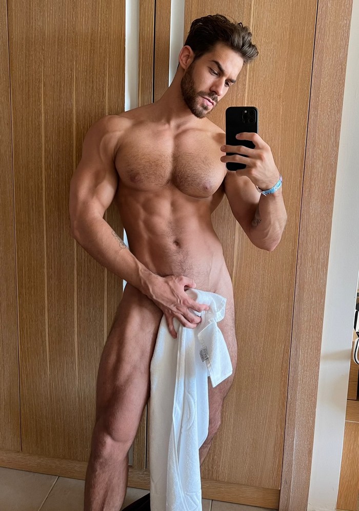 Oliver Alpha OnlyFans Male Model Naked Muscle Hunk 