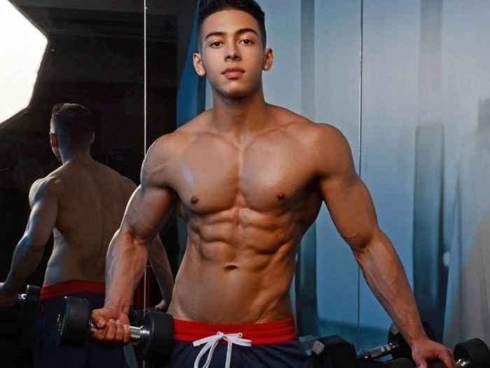 Christopher Wells Flirt4Free Male Model Muscle Hunk