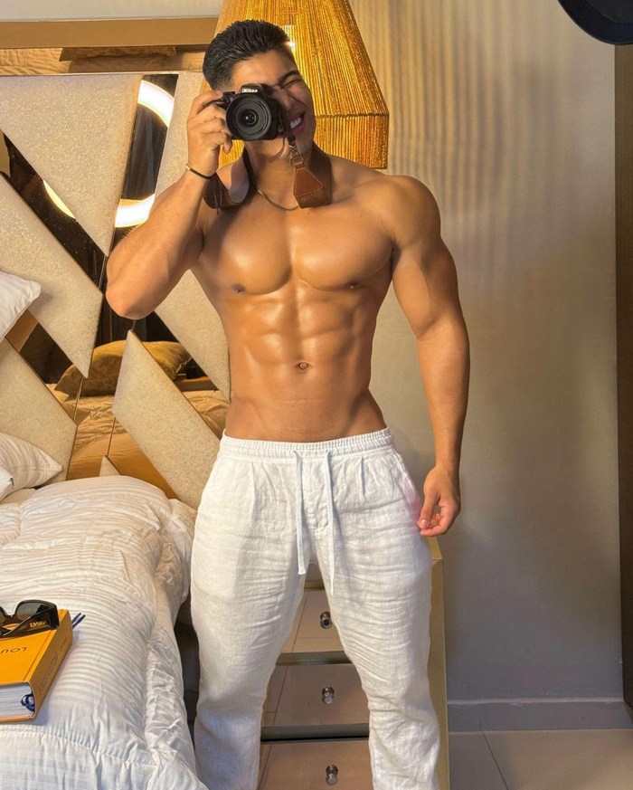 Romano Kentt Flirt4Free Webcam Model Muscle Hunk 