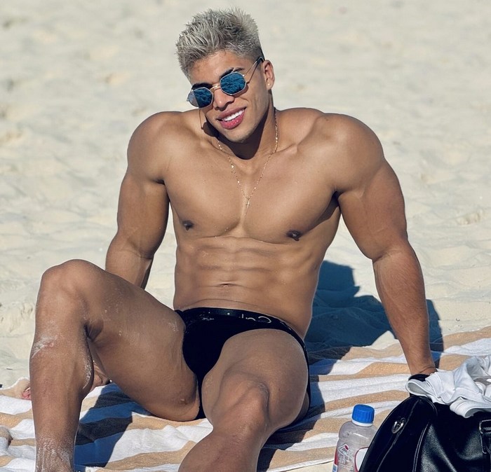 Romano Kentt Flirt4Free Webcam Model Muscle Hunk 