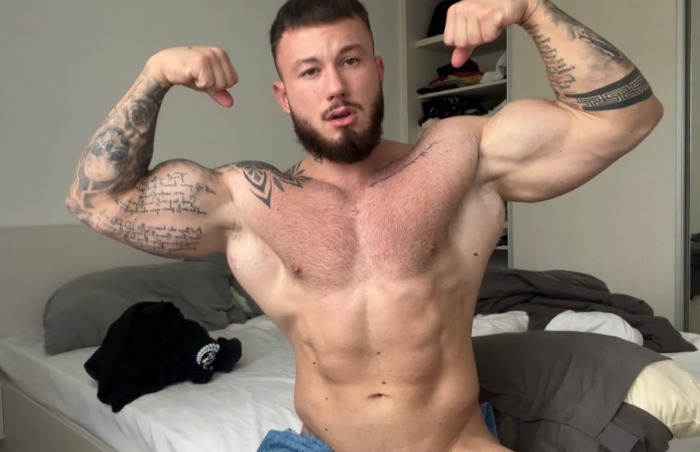 Big Ray OnlyFans Porn Star Naked Muscle Hunk