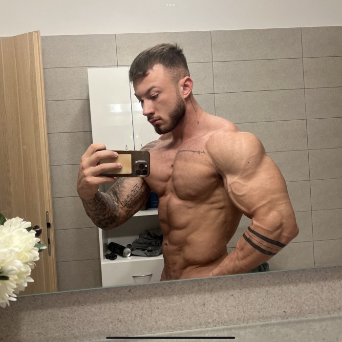 Big Ray OnlyFans Porn Star Naked Muscle Hunk