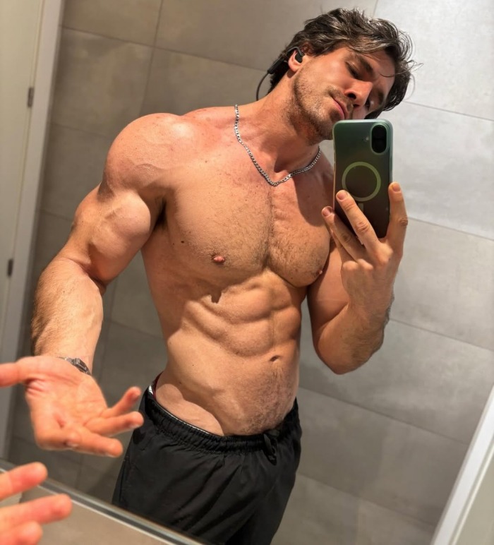Hugs Kandelas Gay Porn Star Shirtless Muscle Hunk 