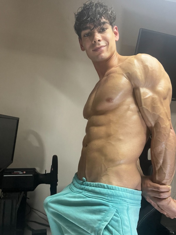 Your Bruno OnlyFans Porn Star Shirtless Muscle Hunk