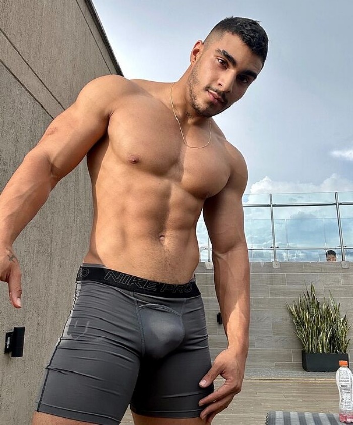 Mateo Zar Flirt4Free