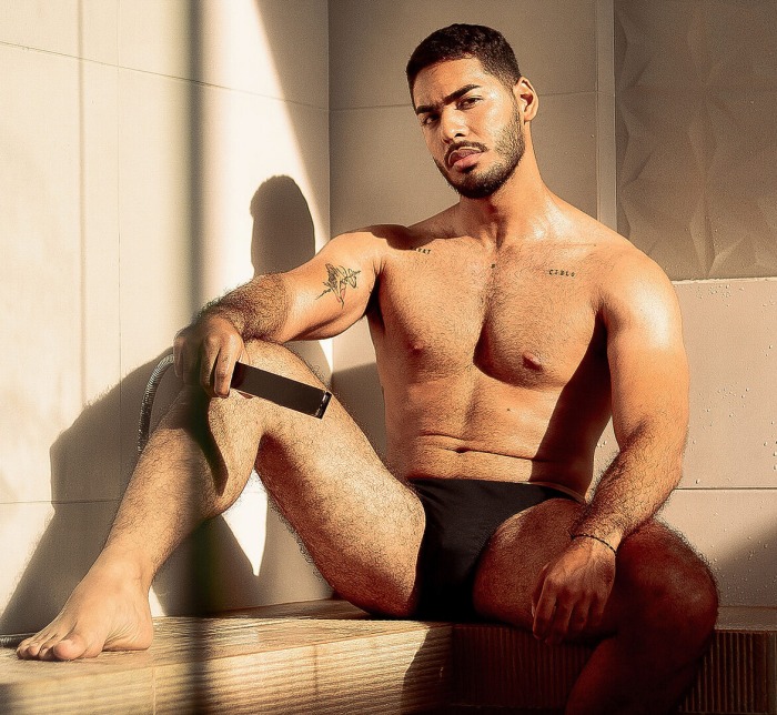 Alessio Moretti Flirt4Free Male Webcam Model Shirtless Stud XXX