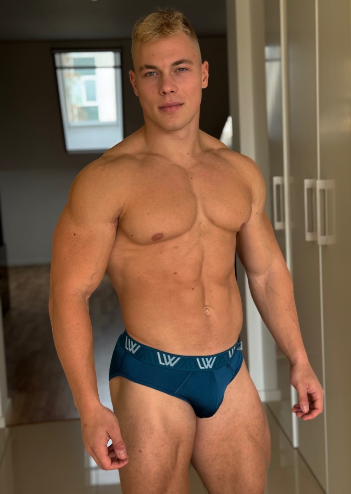 Donnie Rey OnlyFans Male Model Shirtless Muscle Hunk Underwear