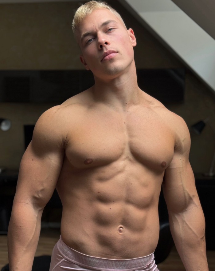 Donnie Rey OnlyFans Male Model Shirtless Muscle Hunk