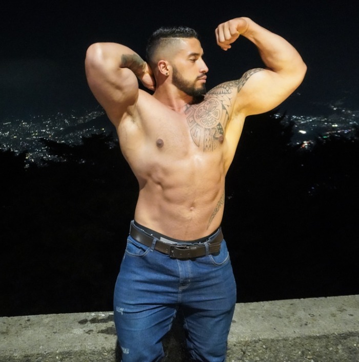 Cristian Walker Flirt4Free Muscle Hunk Shirtless Latino Stud