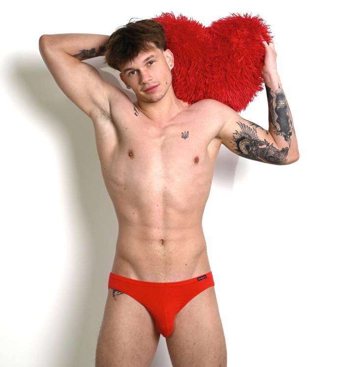 Knox Savage Flirt4Free Male Model Webcam Stud 