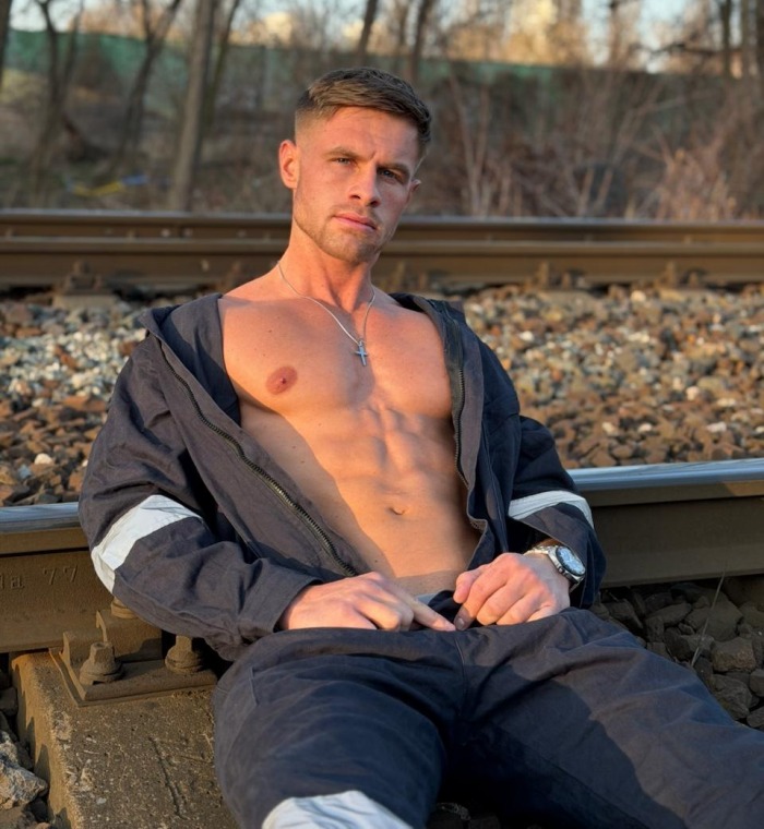 Tayler Hayes OnlyFans Male Model Shirtless Hunk 