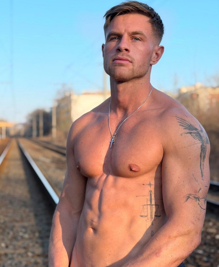 Tayler Hayes OnlyFans Male Model Shirtless Hunk UK Bloke XXX