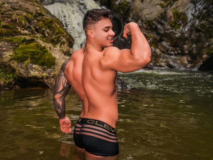 Belami Colton Flirt4Free Male Model Webcam Hunk