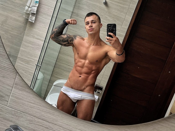 Belami Colton Flirt4Free Male Model Webcam Hunk
