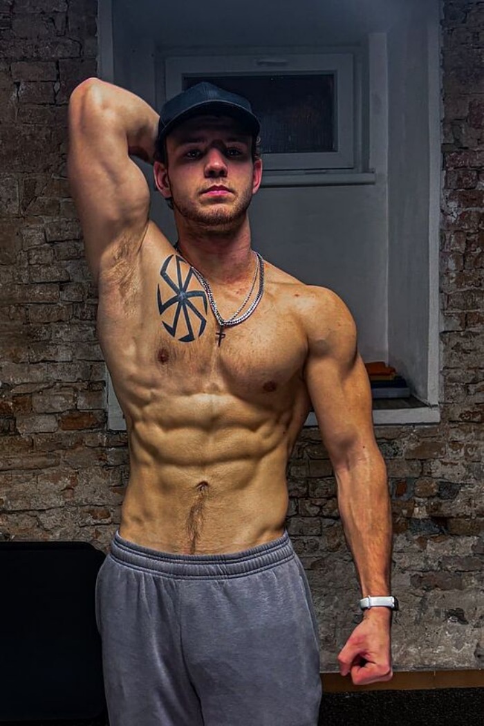 Mark Hammond Flirt4Free Muscular Male Model 